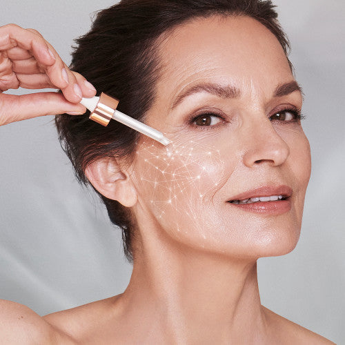 CHARLOTTE TILBURY - MAGIC SERUM CRYSTAL ELIXIR -
30ml