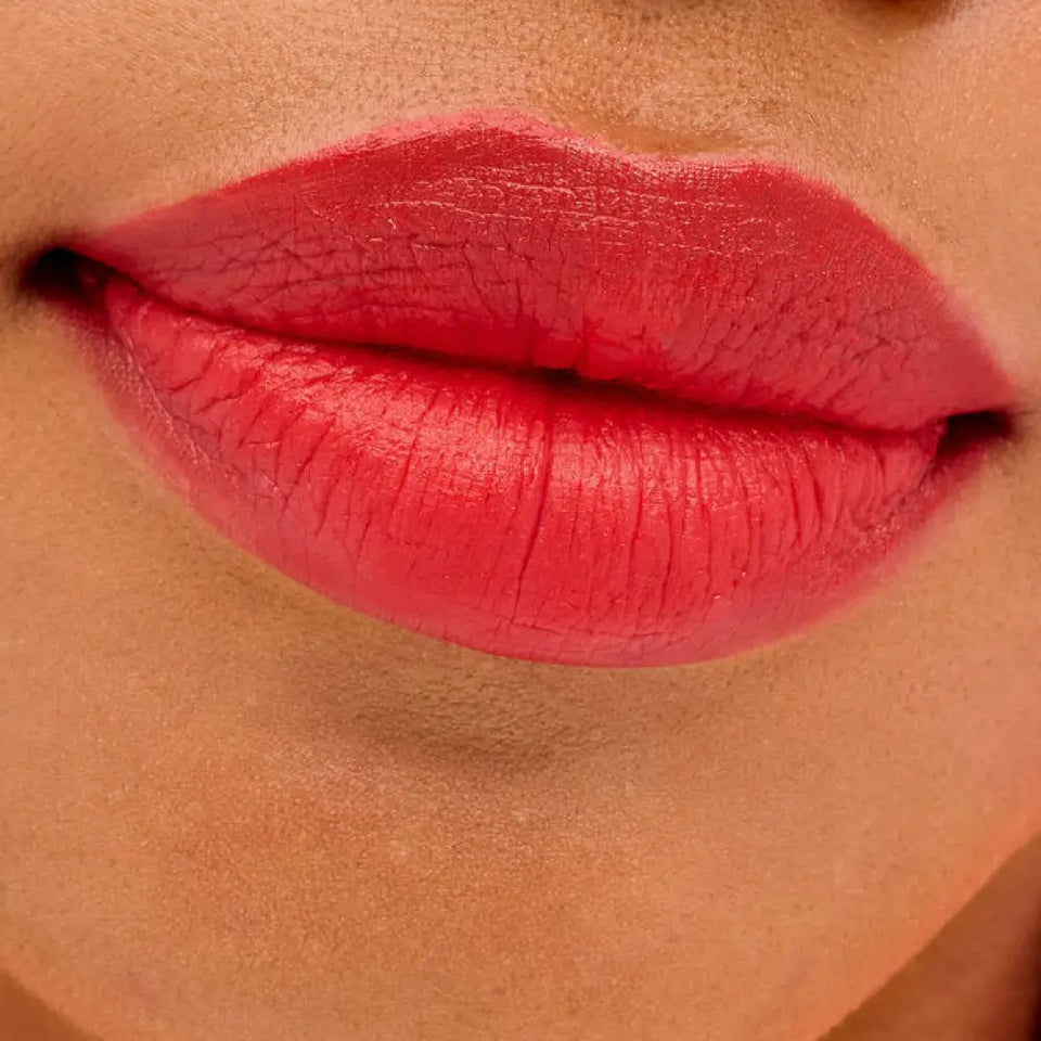 BENEFIT - Plushtint Moisturizing matte lip tint - réf Fuzzy Slippers (Soft Coral)